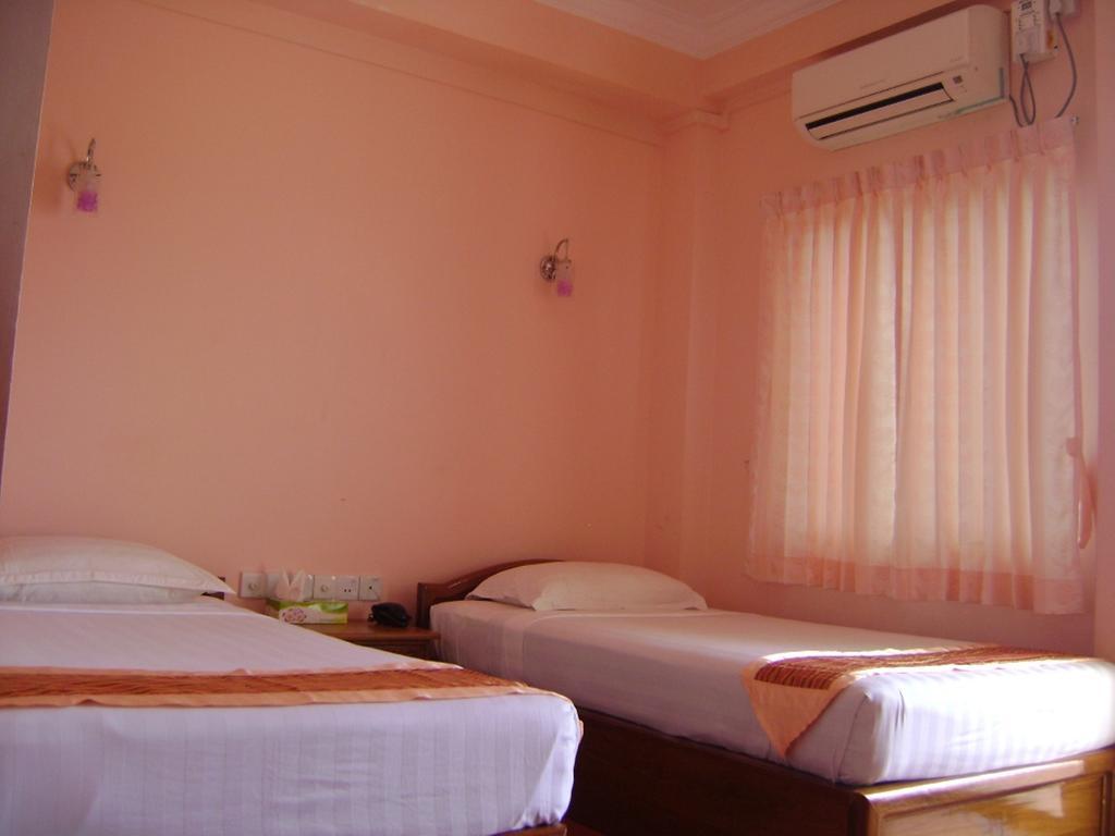 Royal Boss Hotel Rangum Exterior foto